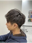 グレー