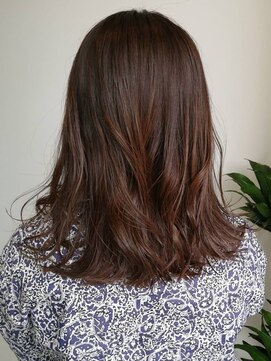 リリ(Riri.) 艶ミディアム◇耳かけも◎