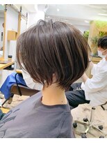 アヴァロン(AVALON)&nbsp;絶壁解消×カーキグレージュ×40代×前髪長め大人ショートボブ永