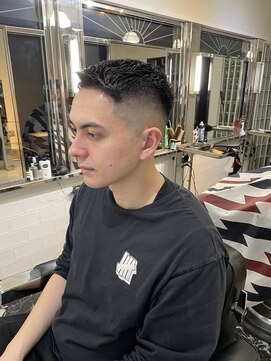 メリケンバーバーショップ フクオカ(MERICAN BARBERSHOP FUK) かきあげベリーショートフェードバーバー