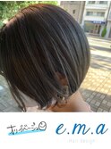 オリーブベージュ