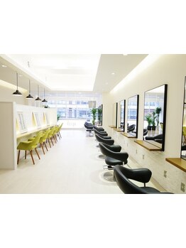 丁寧なカウンセリング×抜群の技術力で一人ひとりの髪の状態を見極め、最適なスタイルをご提案いたします◎