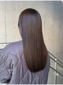 大人女性の艶髪。赤みを抑えた深みのあるアッシュブルー