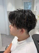 ラヴィス(LAVIS)&nbsp;リバースセンターパート/ニュアンスパーマ/ダウンバング/飯田