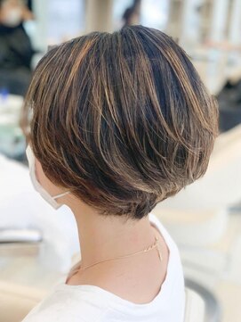 ミーティア バイ クアトロ(Meteor By QUATRO) 小顔すっきりショート♪