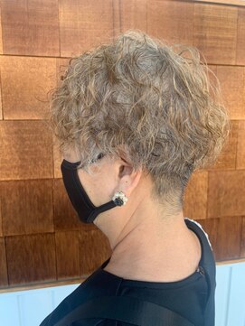 アンチ(ANTI) レディース刈り上げパーマ