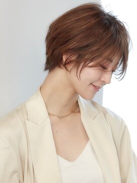 フォンズ(FONS) 第一印象で小顔に。大人可愛いシースルーバングショート