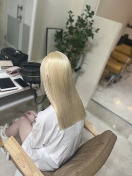 カリーナ(CARINA) ハイトーンカラー/ブロンドカラー