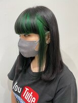 イーエムエー アールビアンカ 名駅店(e.m.a×Ar be.anca) 個性派グリーンインナーカラー[守下まや]