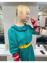 ディア(.eer)&nbsp;抜きっぱなしブリーチ/ブロンド/刈り上げ女子