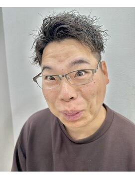 ロミーオム 本厚木(ROMMY. Homme) 刈り上げツイストパーマ無造作アップバングショートメンズヘア