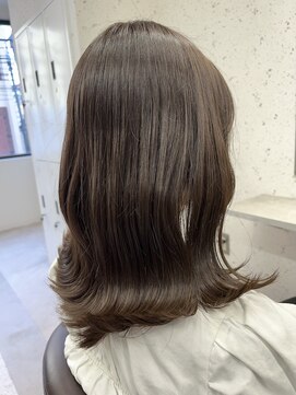 アデプト 北千住店(adept) 【adept北千住 エリスタイル】グレージュ×外ハネウェーブヘア