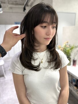 キートス(Kiitos) ★20代30代40代U24梅田レイヤーハイレイヤー似合わせカット