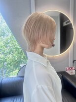 ジゼル 筑紫野(GiseL)&nbsp;ショート ブリーチ ダブルカラー ミルクティーベージュ ウルフ