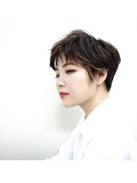 サロンドカーロ(SALON’ DE CARO) ちょいクールなミニマムショート