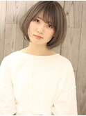 ひし形シルエットで小顔になれるボブ グレージュ ハイライト