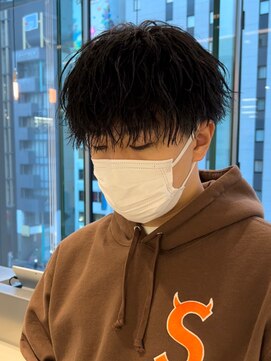 リップス 栄(LIPPS) ソフトツイストスパイラルパーマ弱めクルクルしないツーブロック