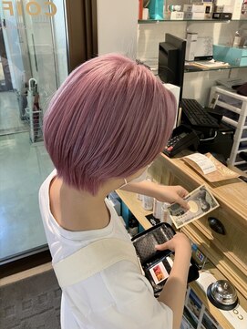 コワファーストナガサキシャンプーボーイ(COIFF1RST NAGASAKI SHAMPOO BOY) 長崎 ムラ修正ブリーチ ピンクカラー