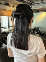 【あきら】ヘアセットカチモリハーフアップタイトヘア
