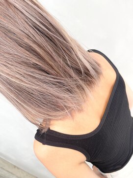 アコ(Aco) バレイヤージュ/ペールベージュ