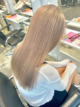 マジコ 梅田(Magico) ダブルカラー/ケアブリーチ/ミルクティーベージュ/レイヤー/梅田