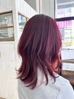 ヘアーループレル(Hair ruup Rell design works)&nbsp;那覇市安里ボルドーレッド×くびれミディで叶える大人の艶カラー