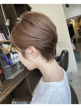 インス(ensue) 20代30代40代大人美人ショートヘアブリーチなしベージュ中島