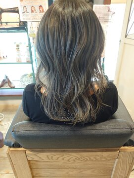 ビューティーワークスループライン(beautyworks LoopLine) ウルフ、ハイライトカラー