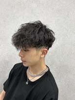 縁 ハナレ(en 870)&nbsp;前下がり　メンズパーマ　波巻き