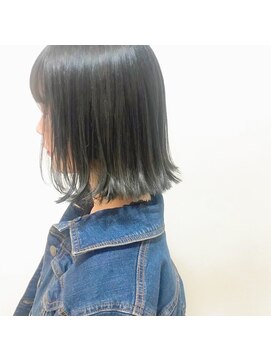 ルッソカナン(Lusso canaan) 黒髪ぶつ切りボブ/30代40代50代