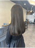 秋のオリーブベージュ