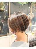 クビレ大人ショート