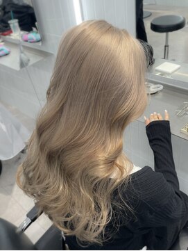 オニキス(ONYX) ミルクティーブロンドベージュハイトーンカラー(aya指名】