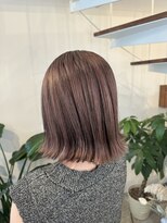 ピークスヘア(peaks hair) グレージュ 外ハネボブ ブリーチあり 透明感カラー 堀江