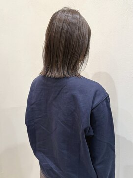 イム(yim) グレージュ×ボブディ