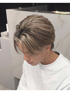 ステラ(STELLA) メンズ/ハイライト/外国人風ハイライト/センターパート/ブリーチ