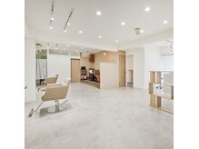 アムドット(Amu.)の雰囲気(広々としたゆったり空間でくつろぎ時間を♪お子様連れ大歓迎!)