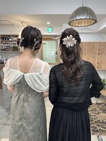 フォンセ(fonce)&nbsp;結婚式お呼ばれヘア/親子でご来店♪ツインおだんご&ハーフアップ