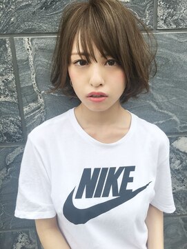 マリアバイアフロート(Maria by AFLOAT) とろみワンカールの小顔ショート　ギブソンタック