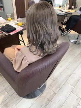ヘアー アトリエ アンジー(Hair Atelier Angee) ミルクティーグレージュカラー