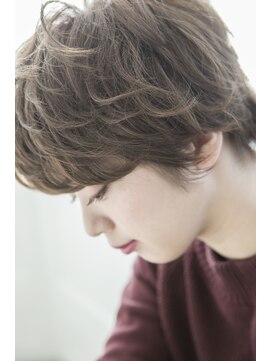 ミエル ヘア 新宿(miel hair) 〈mielhair新宿〉クラシカルショート　TOKIO　イルミナ