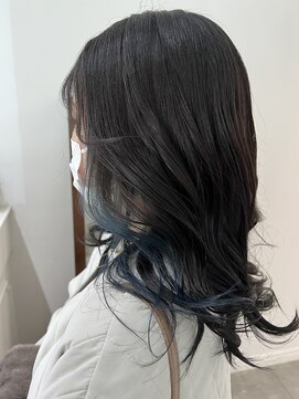 イリ 梅田(ili) ブルーのインナーカラー