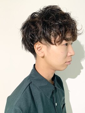 イズ(iss) メンズツーブロックナチュラルパーマ