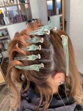 髪質は1人の頭の場所によっても、ダメージ量や、太さが全然違います。