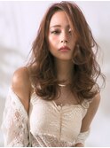 外国人風ウェーブのロングヘア