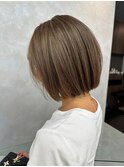 くすみベージュ_タンバルモリ_切りっぱなしボブ