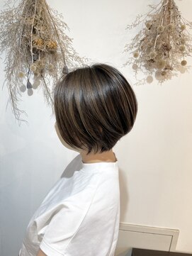 ルッツ カオラ(Ruttu KaoLa) 大人可愛い襟足スッキリ小顔ショート 30代40代50代 志木