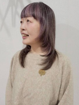 デザインカラー レイヤー 顔周りカット アッシュカラー