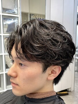 フィフスパーク(fifth PARK) 渋谷フェザーパーマfifthセンターパートメンズパーマ毛流れ色気