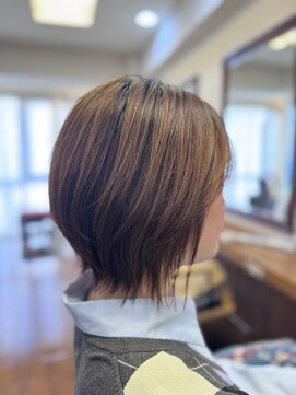 カミナ(KAMINA) 大人のための上質なコンパクト外はねボブ